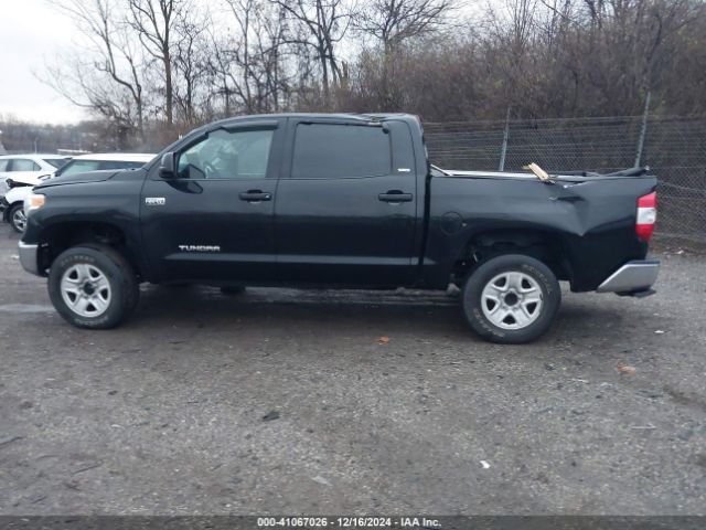 5TFDY5F18EX349008 Toyota Tundra Sr5 5.7l V8