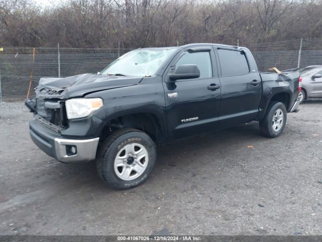 5TFDY5F18EX349008 Toyota Tundra Sr5 5.7l V8