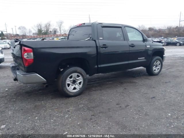 5TFDY5F18EX349008 Toyota Tundra Sr5 5.7l V8