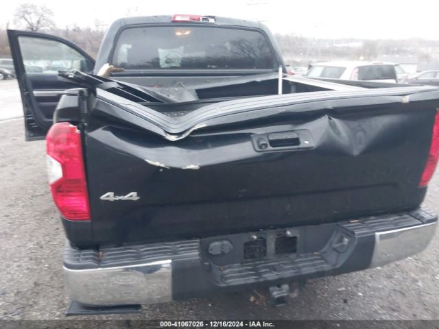 5TFDY5F18EX349008 Toyota Tundra Sr5 5.7l V8