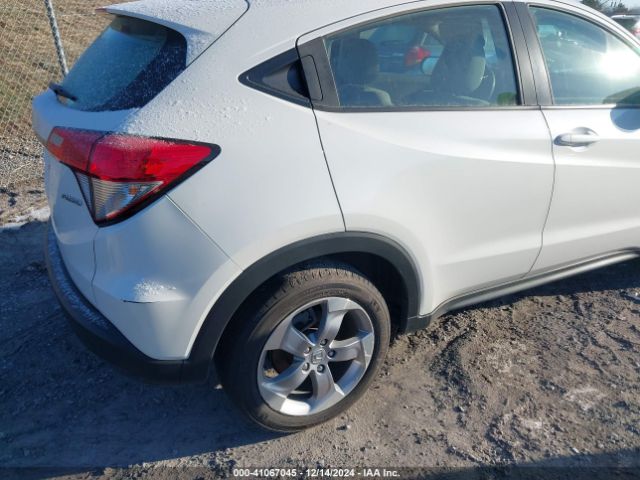 3CZRU6H31NM742290 Honda Hr-v Awd Lx