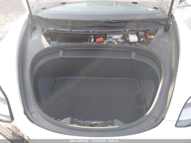 5YJ3E1EB0JF101198 Tesla Model 3 Long Range/performance