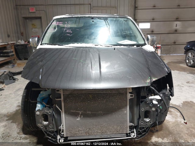 2C4RC1CG5GR303661 Chrysler Town & Country Touring-l Anniversary Edition