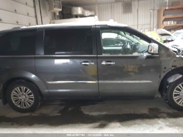 2C4RC1CG5GR303661 Chrysler Town & Country Touring-l Anniversary Edition