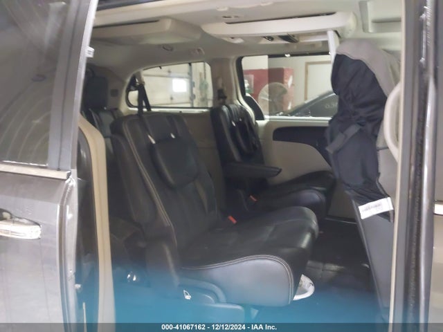 2C4RC1CG5GR303661 Chrysler Town & Country Touring-l Anniversary Edition
