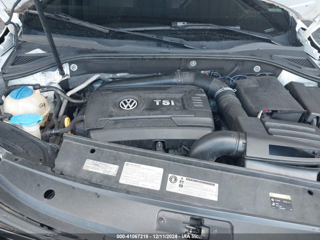 1VWDT7A36HC076551 Volkswagen Passat 1.8t R-line