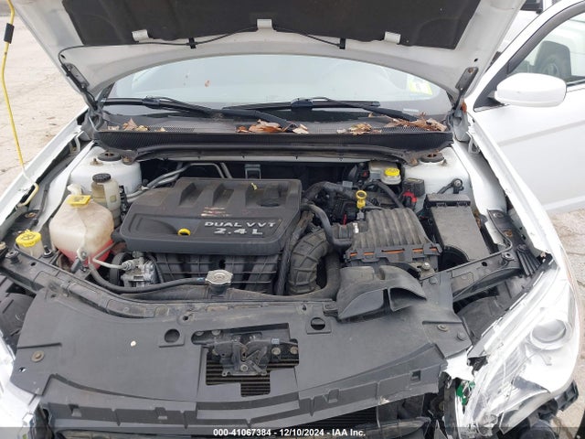 1C3CCBAB1EN207639 Chrysler 200 LX