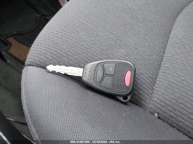 1C3CCBAB1EN207639 Chrysler 200 LX