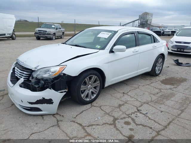 1C3CCBAB1EN207639 Chrysler 200 LX
