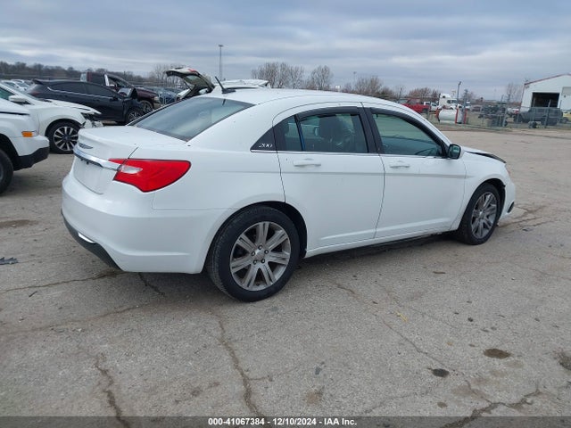 1C3CCBAB1EN207639 Chrysler 200 LX