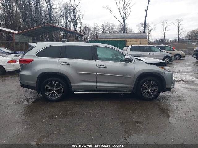 Toyota Highlander Le 2017 5TDZARFH7HS025377 Image 13