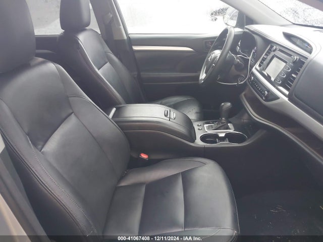 Toyota Highlander Le 2017 5TDZARFH7HS025377 Image 5