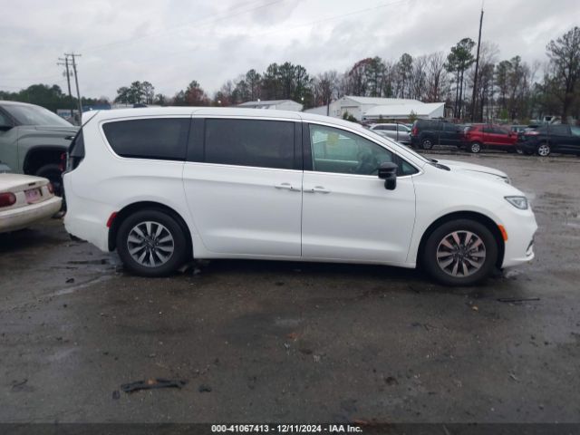 Chrysler Pacifica Hybrid Select 2024 2C4RC1S76RR114912 Image 13