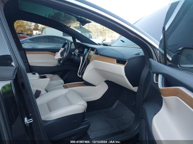 2020 TESLA MODEL X 5YJXCAE43LF233836 Photo 4