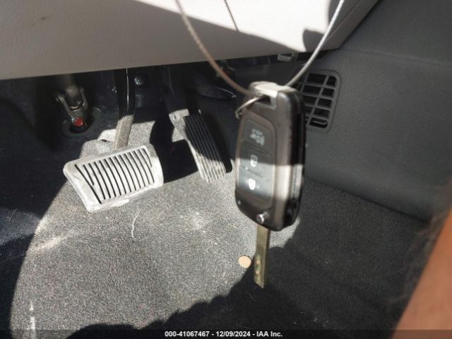 KMHRC8A36PU257989 Hyundai Venue Sel