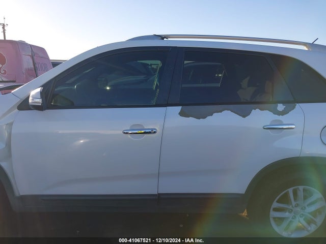 5XYKT3A61EG484024 KIA SORENTO LX