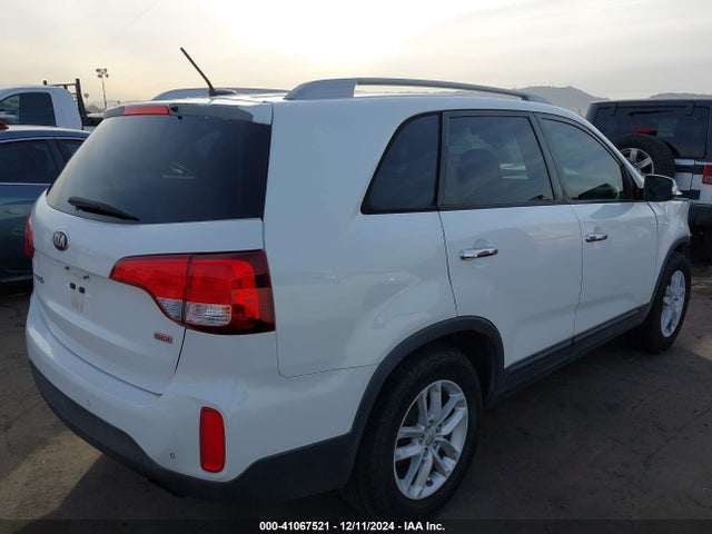 5XYKT3A61EG484024 KIA SORENTO LX