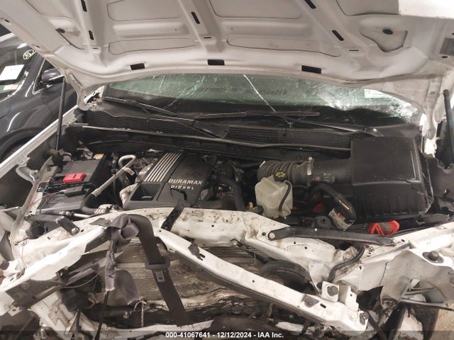 3GTUUCET3NG560172 GMC Sierra 1500 4wd  Short Box Elevation With 3sb