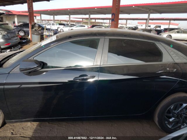 KMHLM4DJXRU103438 Hyundai Elantra Hybrid Blue