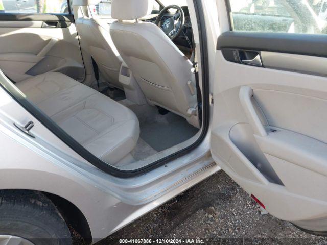 1VWAT7A31EC068484 Volkswagen Passat 1.8t Wolfsburg Edition