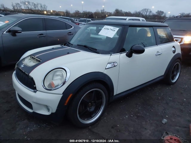 2007 MINI COOPER S WMWMF73557TL92074 Photo 1