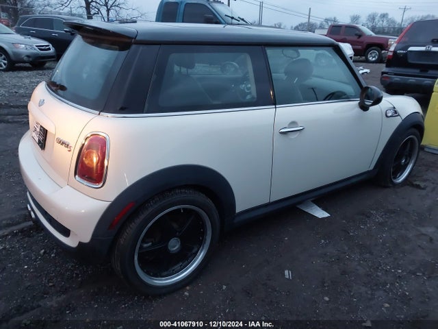 2007 MINI COOPER S WMWMF73557TL92074 Photo 3