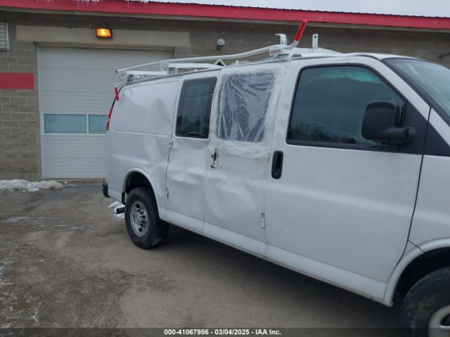 1GCWGAFP0P1220632 Chevrolet Express Cargo Rwd 2500 Regular Wheelbase Wt