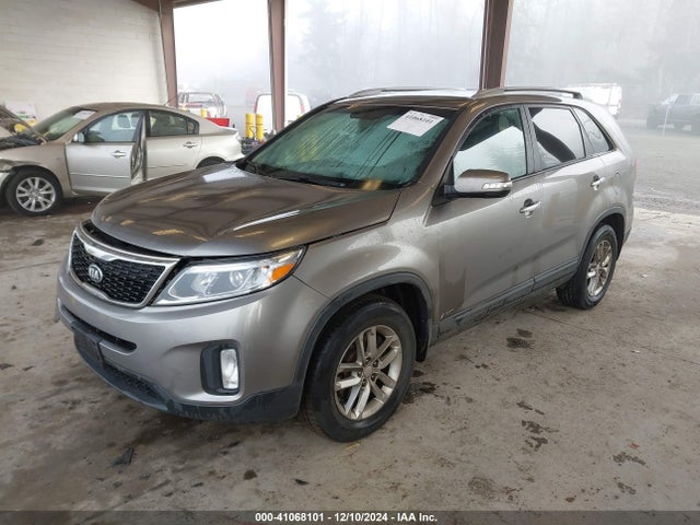 KIA Sorento Lx V6 2014 5XYKTDA75EG462364 Image 2