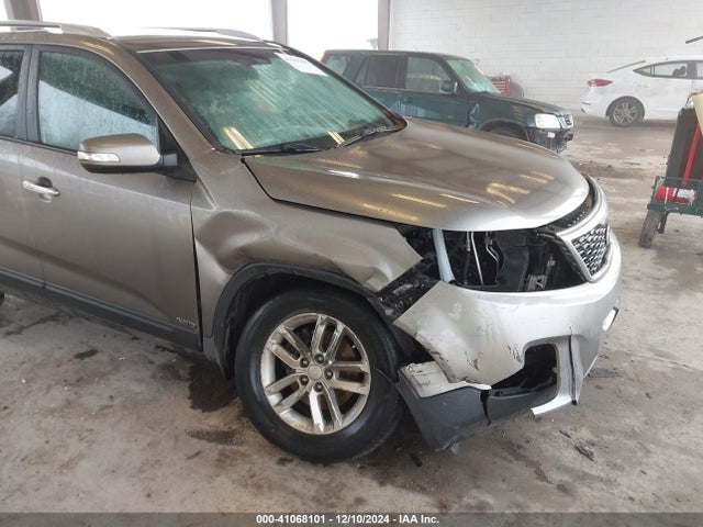 KIA Sorento Lx V6 2014 5XYKTDA75EG462364 Image 6