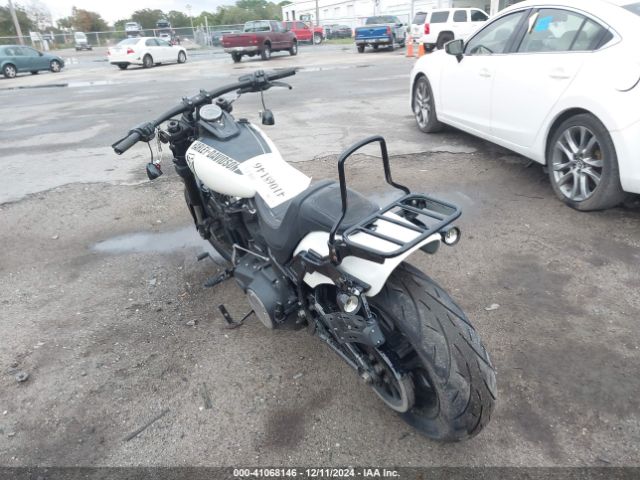 2018 HARLEY-DAVIDSON FXFBS 1HD1YLK19JC059065 Photo 2