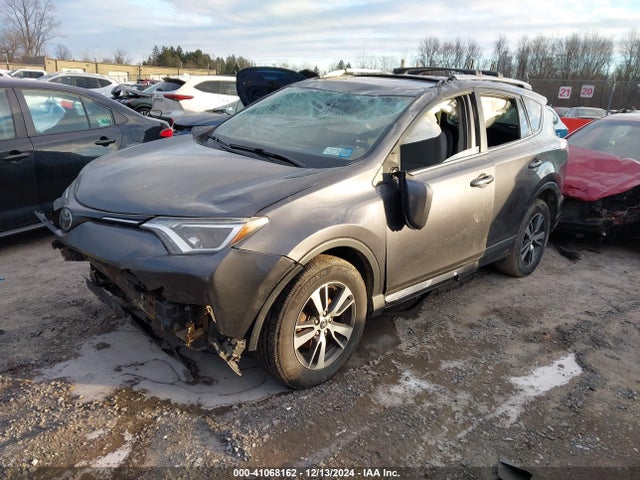 Toyota Rav4 Xle 2017 JTMWFREV3HJ708427 Image 2