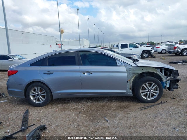 Hyundai SONATA SE 2016 5NPE24AF2GH302879 Image 14