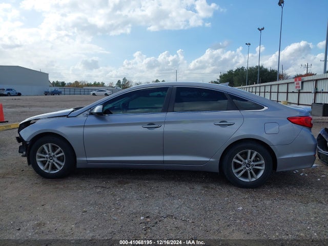 Hyundai SONATA SE 2016 5NPE24AF2GH302879 Image 15