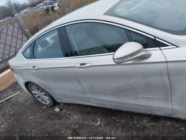 3FA6P0LU7HR162844 Ford Fusion Hybrid Se