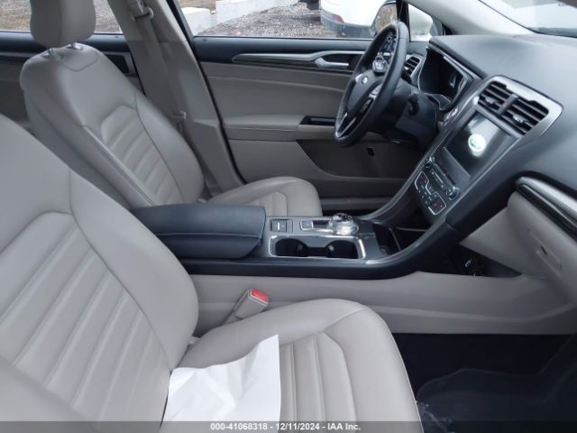 3FA6P0LU7HR162844 Ford Fusion Hybrid Se