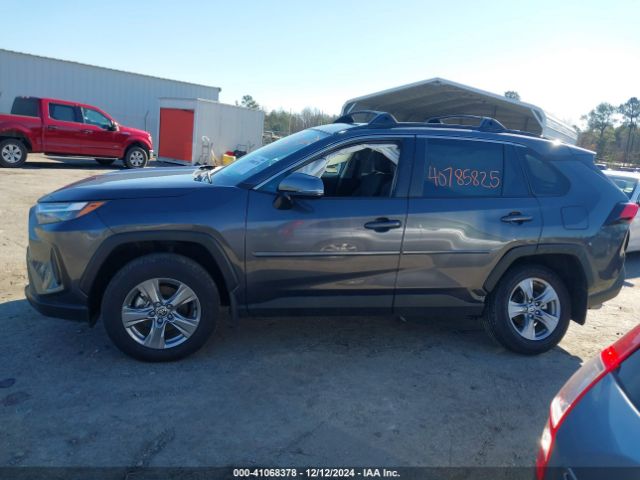 2T3P1RFV1RC408780 Toyota Rav4 Xle
