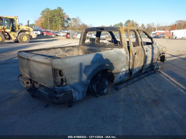 1C6RR7GT2HS822120 RAM 1500 Slt  4x4 6'4 Box