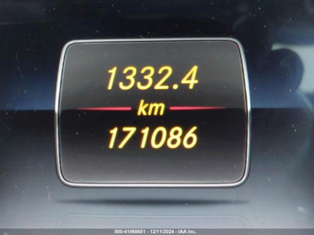 WDDUG8DBXJA379887 Mercedes-Benz S 560