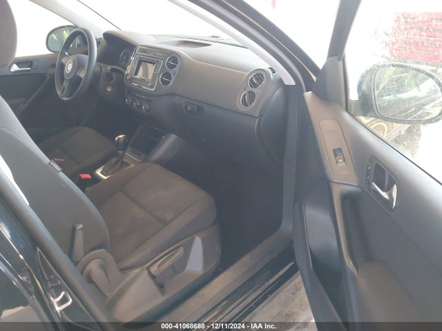 WVGBV7AX4HK055027 Volkswagen Tiguan 2.0t/s