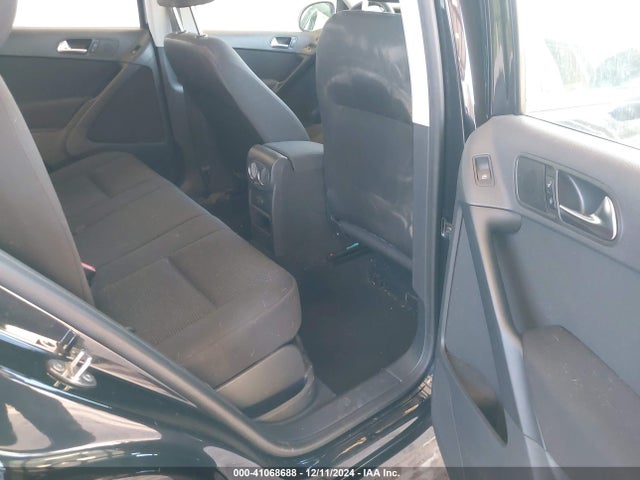 WVGBV7AX4HK055027 Volkswagen Tiguan 2.0t/s