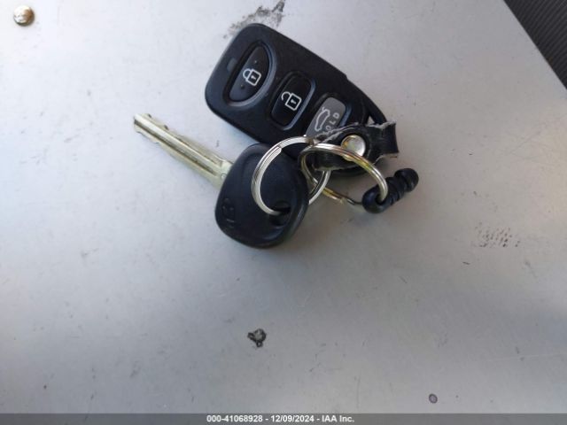 KMHD74LF8HU367121 Hyundai ELANTRA SE