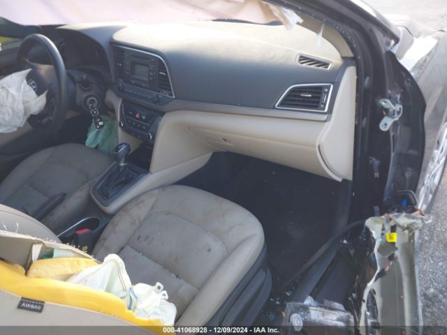 KMHD74LF8HU367121 Hyundai ELANTRA SE