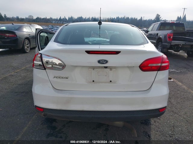 Ford FOCUS SE 2016 1FADP3F20GL332154 Image 17