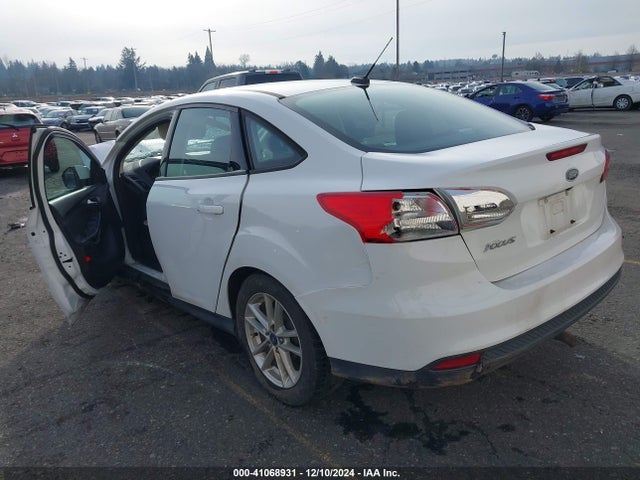 Ford FOCUS SE 2016 1FADP3F20GL332154 Image 3