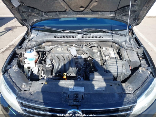 3VW2K7AJ9FM315403 Volkswagen Jetta 2.0l S