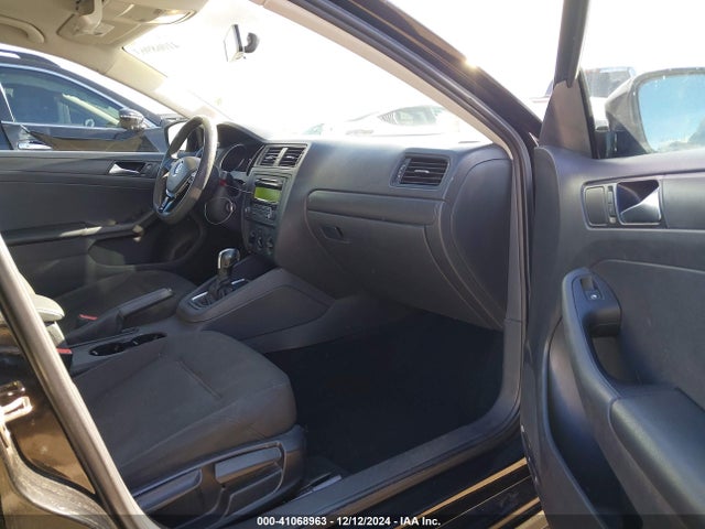 3VW2K7AJ9FM315403 Volkswagen Jetta 2.0l S