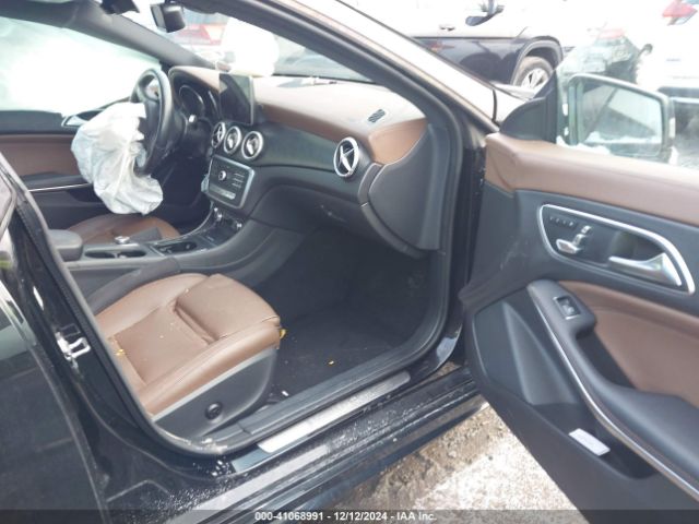 WDDSJ4GB8KN740296 Mercedes-Benz CLA 250 4MATIC