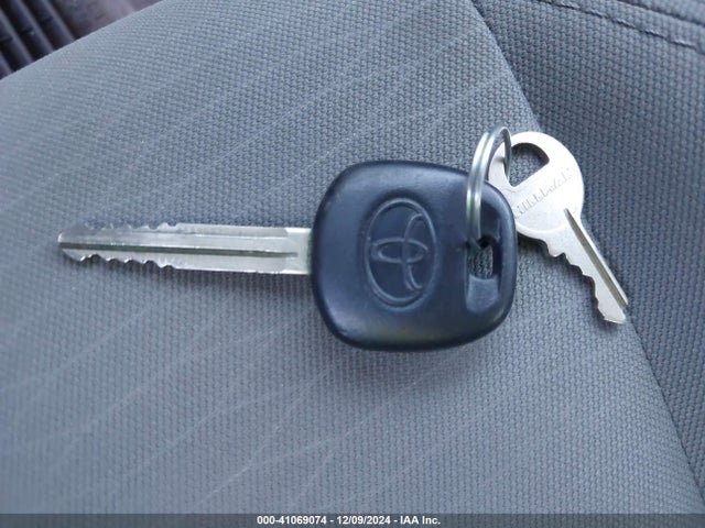 5TFRX5GN0HX099732 Toyota Tacoma Sr