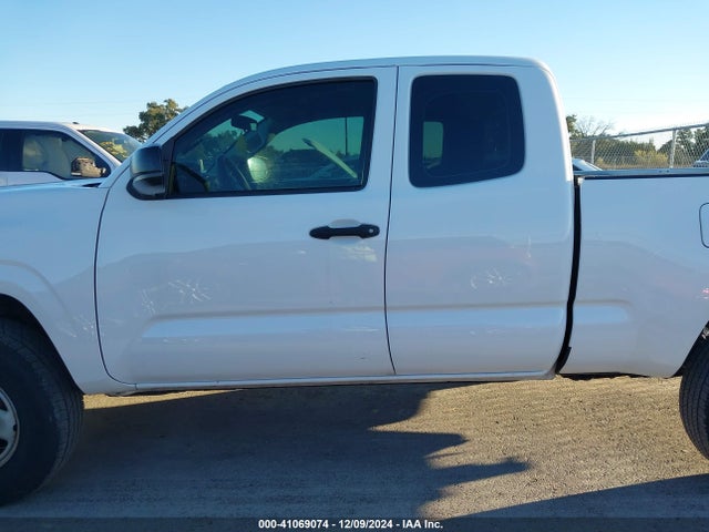5TFRX5GN0HX099732 Toyota Tacoma Sr