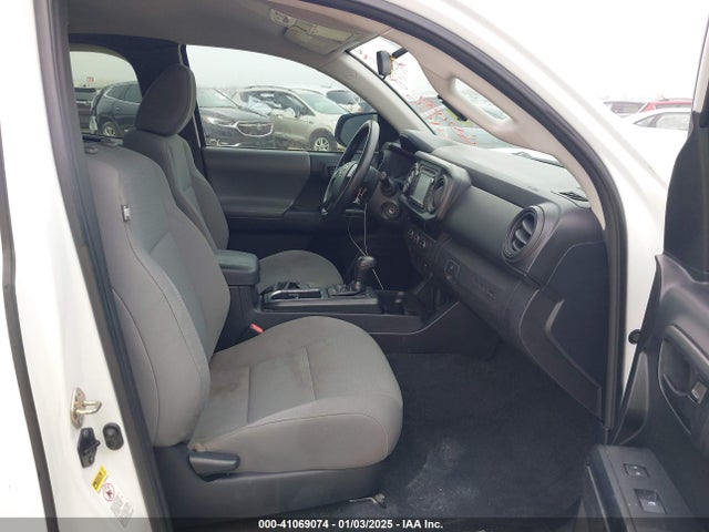 5TFRX5GN0HX099732 Toyota Tacoma Sr